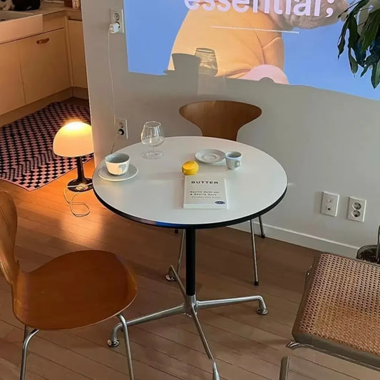 Table ronde extérieure petite, blanche, pour entrée, café et cuisine mobile
